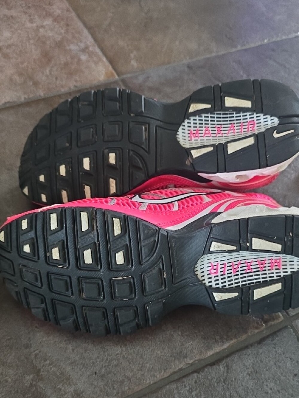 Nike Women’s Pink and Black Athletic Running Shoes - Picture 3 of 3